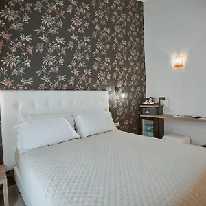 https://castrichella-boutique-rome-airport.it-romehotels.com